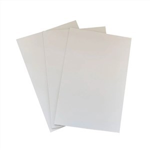 Bileog Plaisteach Treisithe le Snáithín Gloine