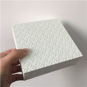 Painéil Leantóra Sraithadhmaid Treisithe le Snáithín Gloine